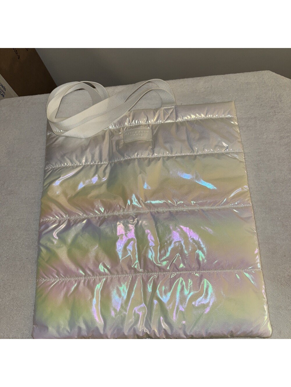 BATH & BODY WORKS WHITE IRIDESCENT PUFFER TOTE GIFT BAG